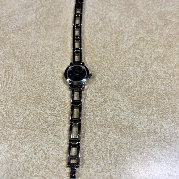 Great Condition - Guess Watch - Silver Tone, Black Dial main image 6
